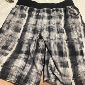 Lululemon men’s shorts - Large - blk/white/grey